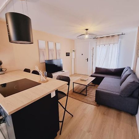 Duplex Neuf Centre Ville Avec Parking Neauphle-le-Château 外观 照片