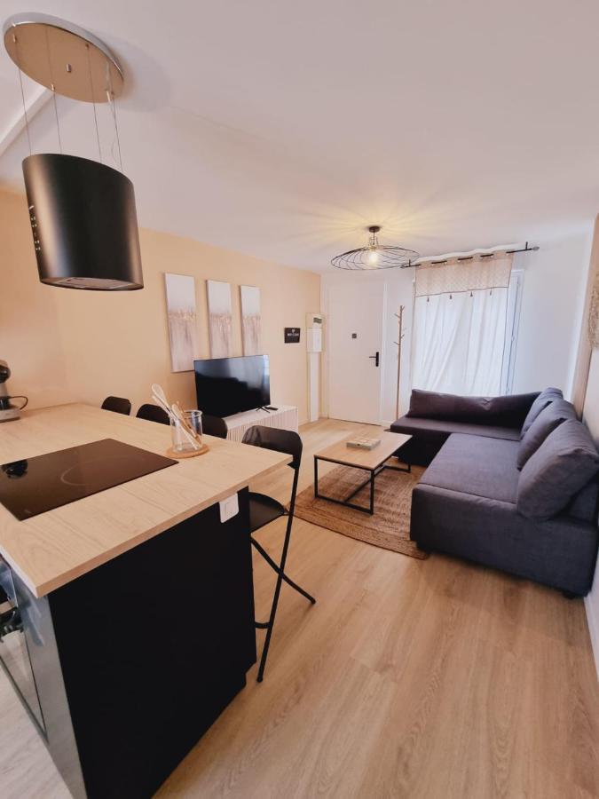 Duplex Neuf Centre Ville Avec Parking Neauphle-le-Château 外观 照片