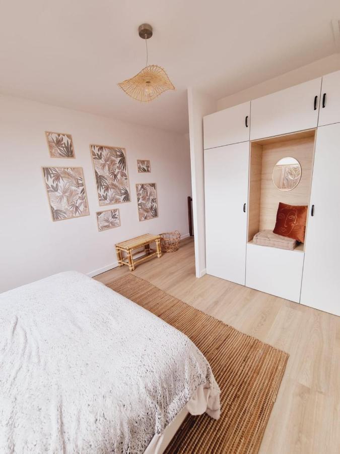 Duplex Neuf Centre Ville Avec Parking Neauphle-le-Château 外观 照片